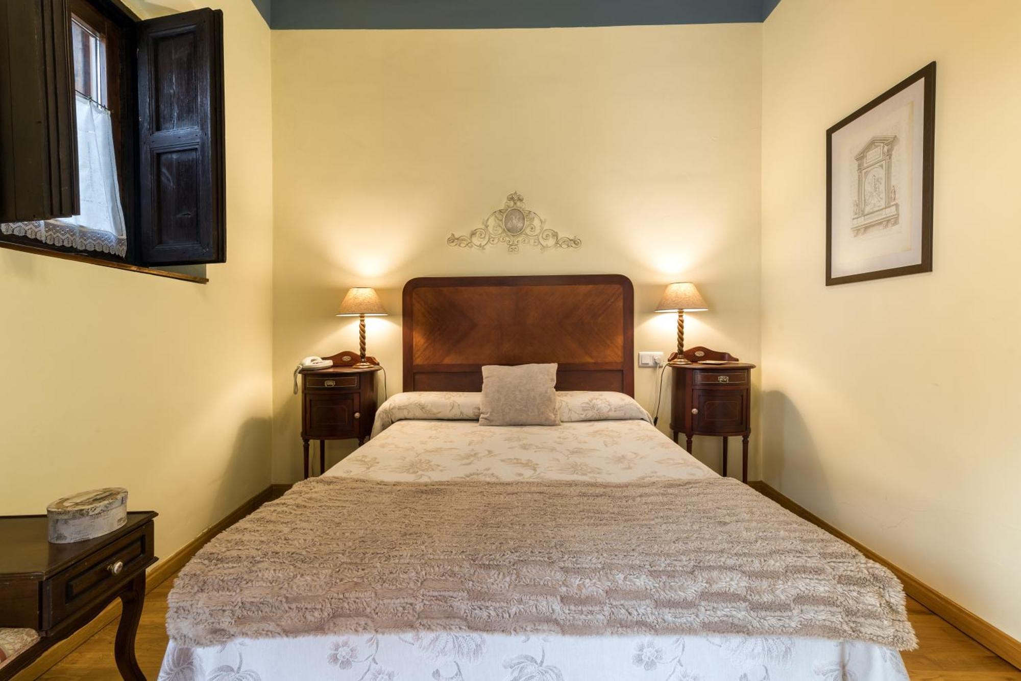Leones - Adults Only 2* Rubielos De Mora